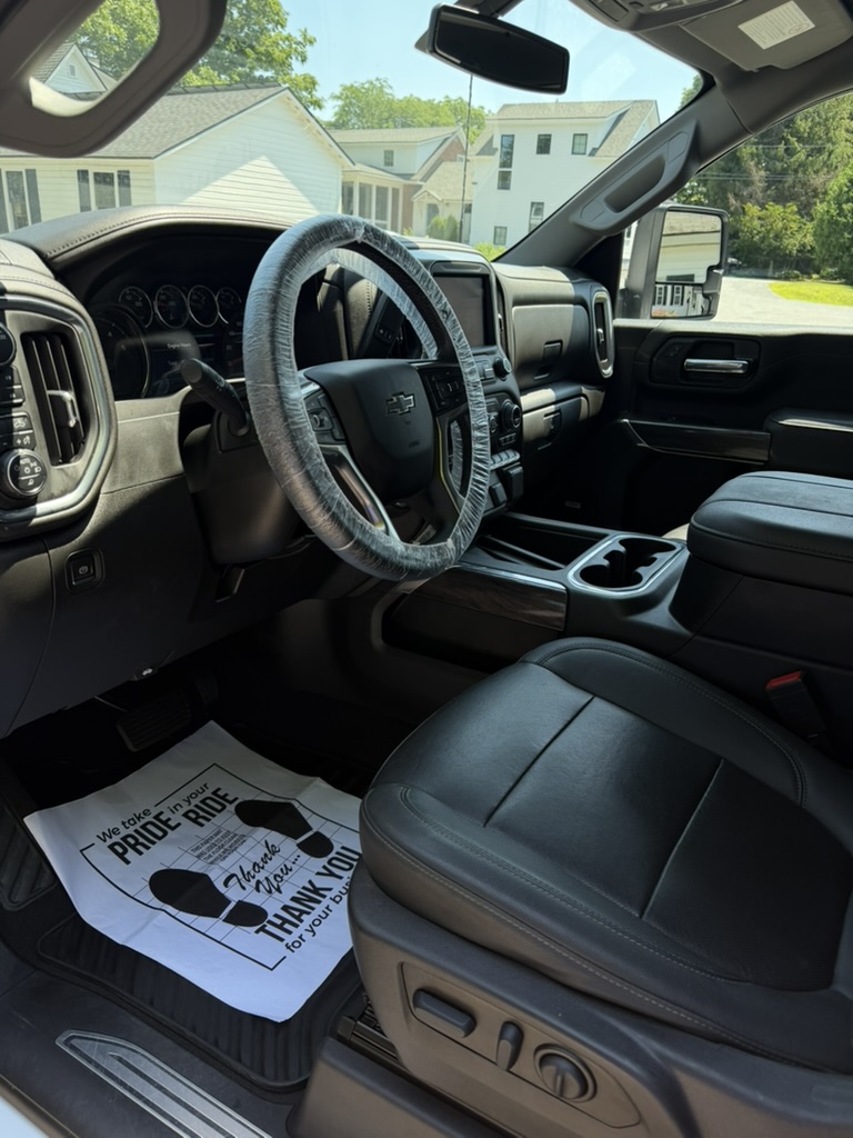 Chevrolet Silverado interior detail
